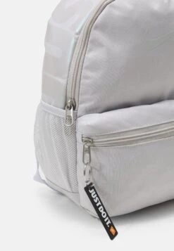 Nike Sportswear Mini Unisex - Rugzak - Vast Grey/Iridescent -Tassen Promotie Winkel 0c5e082970d54328ad59574a552b1422