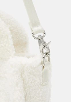 Calvin Klein Jeans Tote Bag Unisex - Handtas - Ivory -Tassen Promotie Winkel 57c16dda659345f6aa23785511559f6c