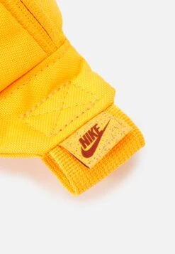 Nike Sportswear HeritageUnisex - Heuptas - Sundial/Rugged Orange -Tassen Promotie Winkel a4c813be22a842ee9cd3a28989c79100