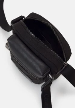 Calvin Klein Jeans Tagged Reporter18 Mix Unisex - Schoudertas - Black -Tassen Promotie Winkel a68423727b274a4e80806f5ed87d7c3a