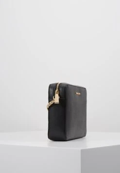 MICHAEL Michael Kors Jet Set Travel Crossbody - Schoudertas - Black 10 MICHAEL Michael Kors Jet Set Travel Crossbody - Schoudertas - Black -Tassen Promotie Winkel a7db5b71956f4f29af3d1cd05ba5d38d