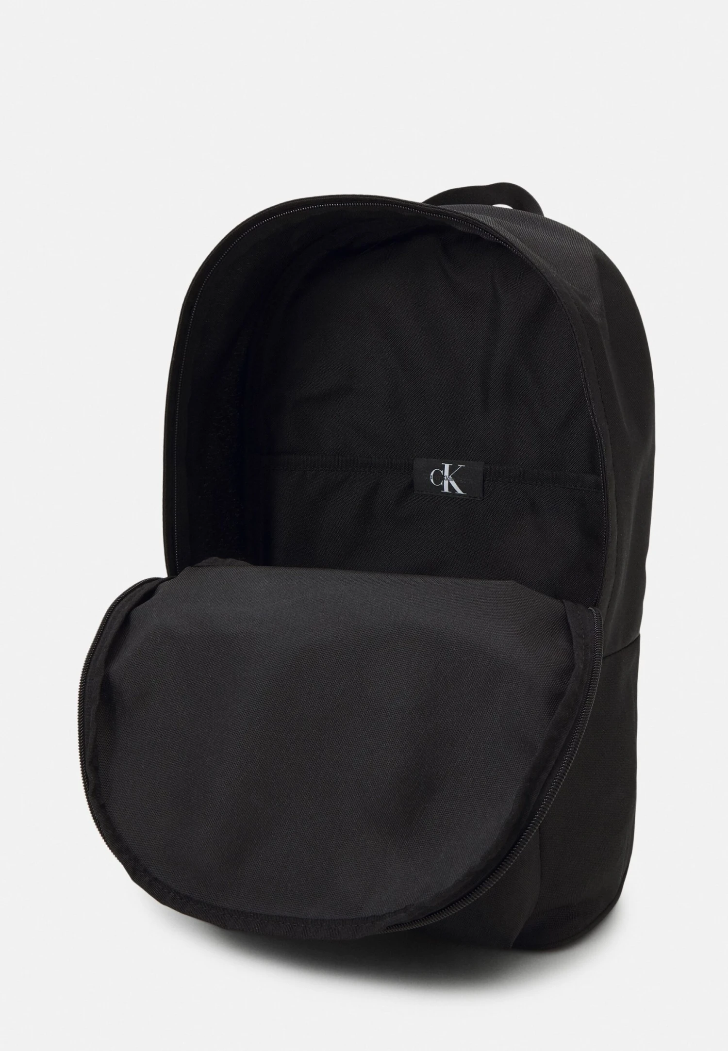 Calvin Klein Jeans Essentials Campus Unisex - Rugzak - Black 3 Calvin Klein Jeans Essentials Campus Unisex - Rugzak - Black - Afbeelding 3