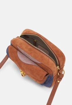 Coccinelle Beat Patch Sue - Schoudertas - Mirtil/Brul -Tassen Promotie Winkel d36d835a8d9140f484e0fd01c133484f